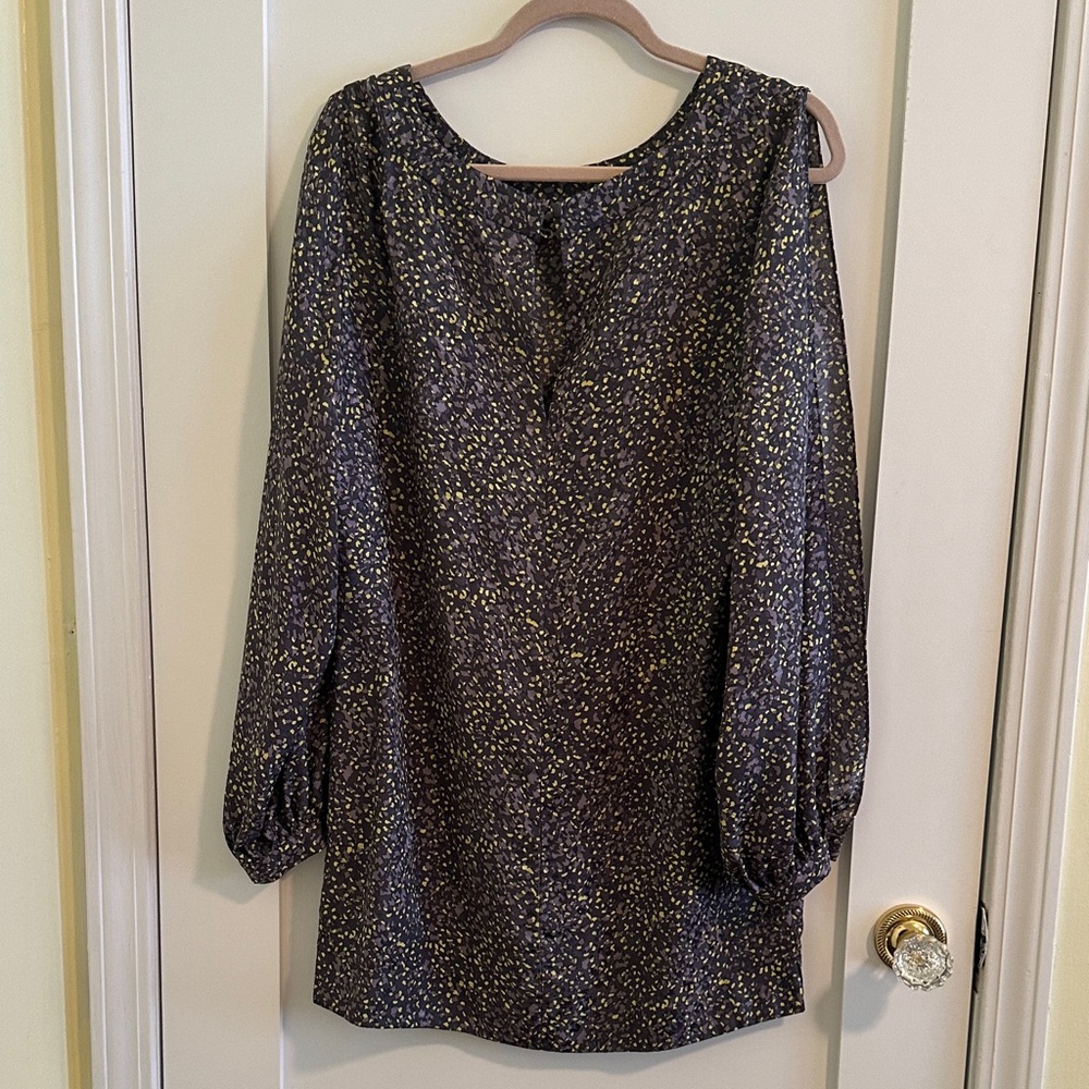 Elizabeth and James Grey and Yellow Long Sleeve Dress - Picture 5 of 6